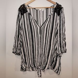 Retrology tie-front 3/4 sleeves striped black / white gauzy shirt 3X